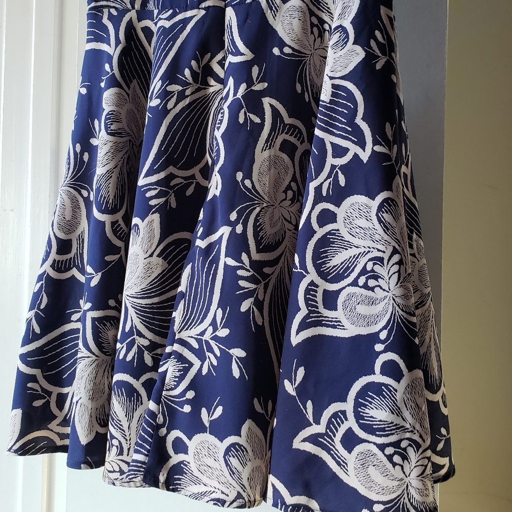 Dress - Picture 5 of 5